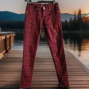 Women's Red & Black plaid skinny jeans NWOT Size 4